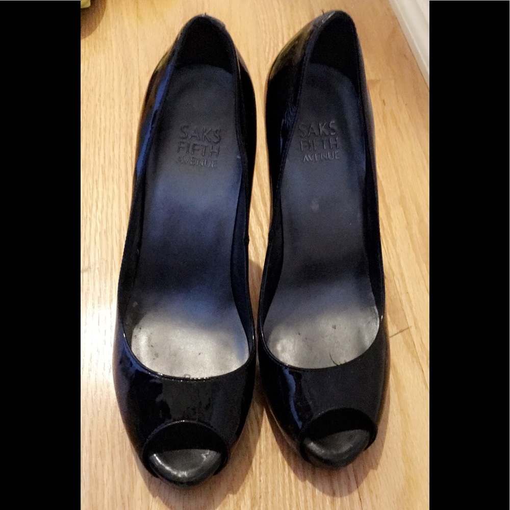Saks Fifth Avenue black patent leather heels